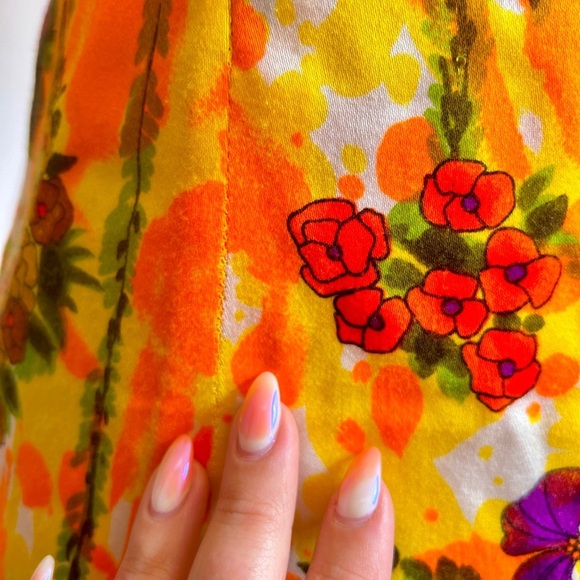 Vintage Late 60s / Early 70s Psychedelic Tropical Day-Glo Floral A-Line Dress - Picture 2 of 6